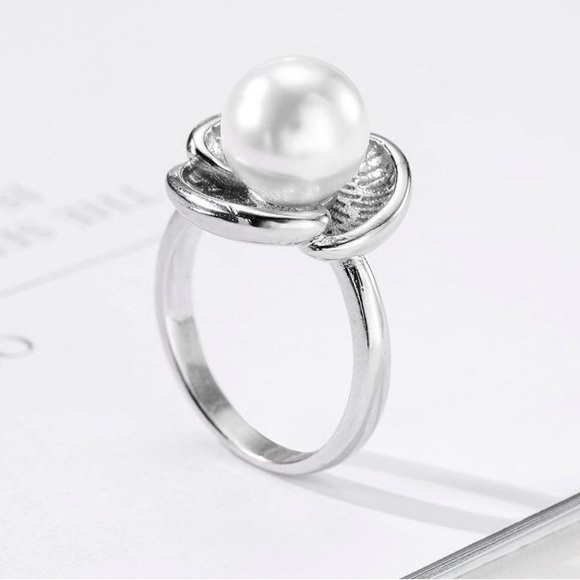 White Pearl Flower Bloom Ring - Picture 3 of 4